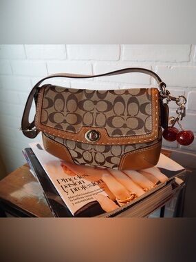 Coach Chelsea Turnlock Shoulder Bag